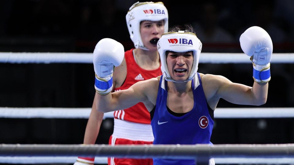 Milli boksör Ayşe Çağırır çeyrek finale çıktı