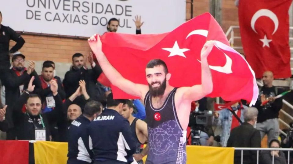 Milli güreşçi Mehmet Ali Yiğit altın madalya kazandı