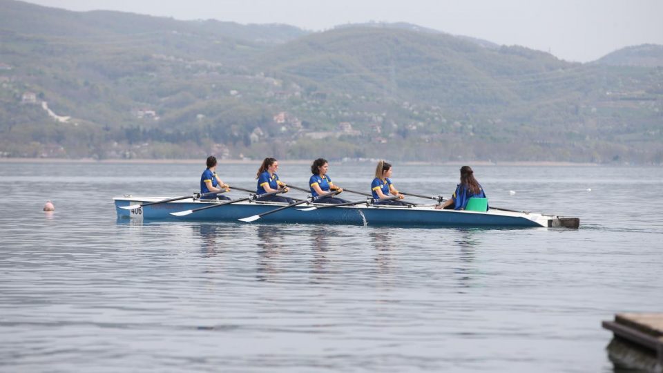 Milli sporcular altın madalya hedefiyle kürek çekiyor