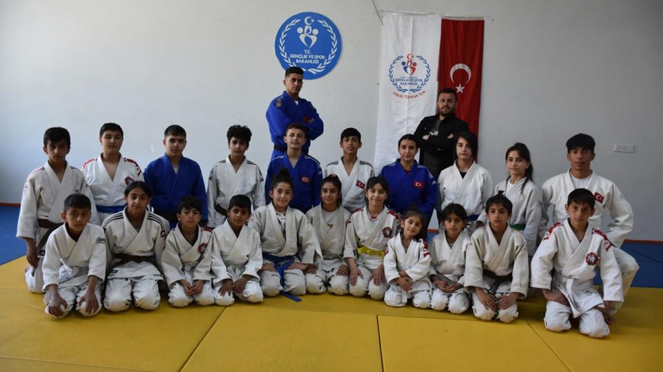 Özel harekat polisinin yetiştirdiği 3 judocu milli takıma yükseldi
