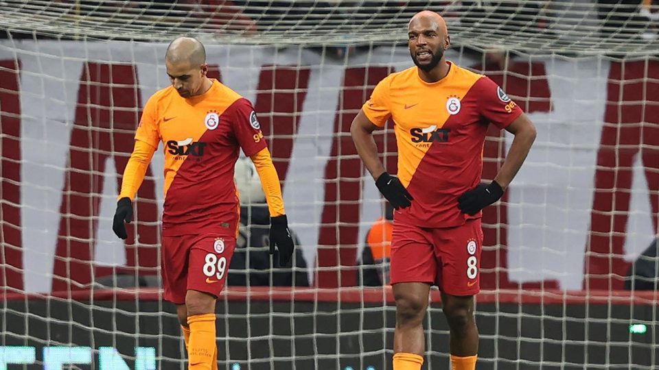 Ryan Babel ve Sofianne Feghouli İstanbul’dan ayrılmak istemiyor