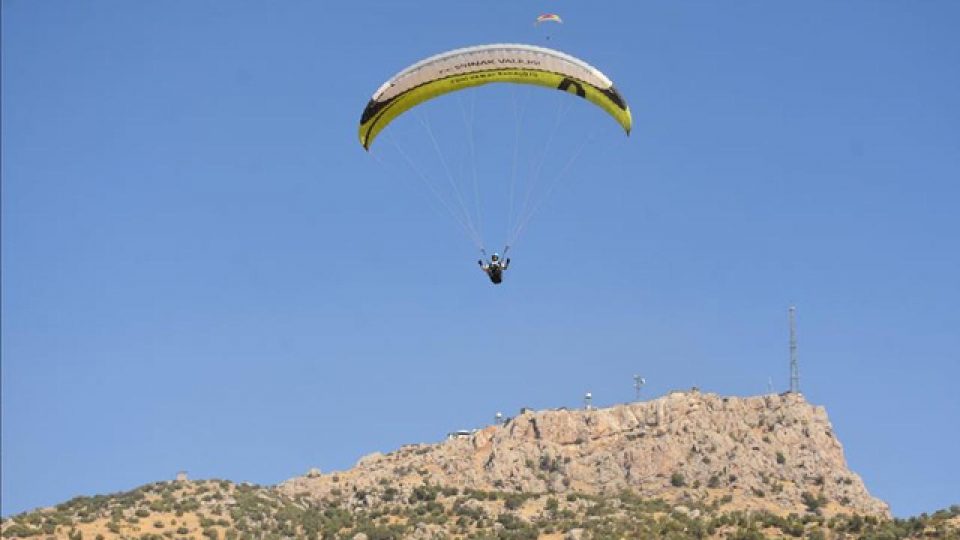 Yamaç paraşütü şampiyonasına olumsuz hava engeli