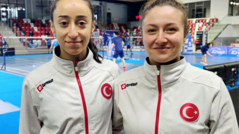 Cezayir’de milli badmintonculardan çifte madalya