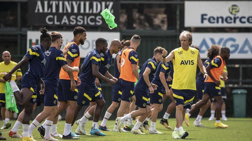 Fenerbahçe, Kasımpaşa’ya konuk oluyor