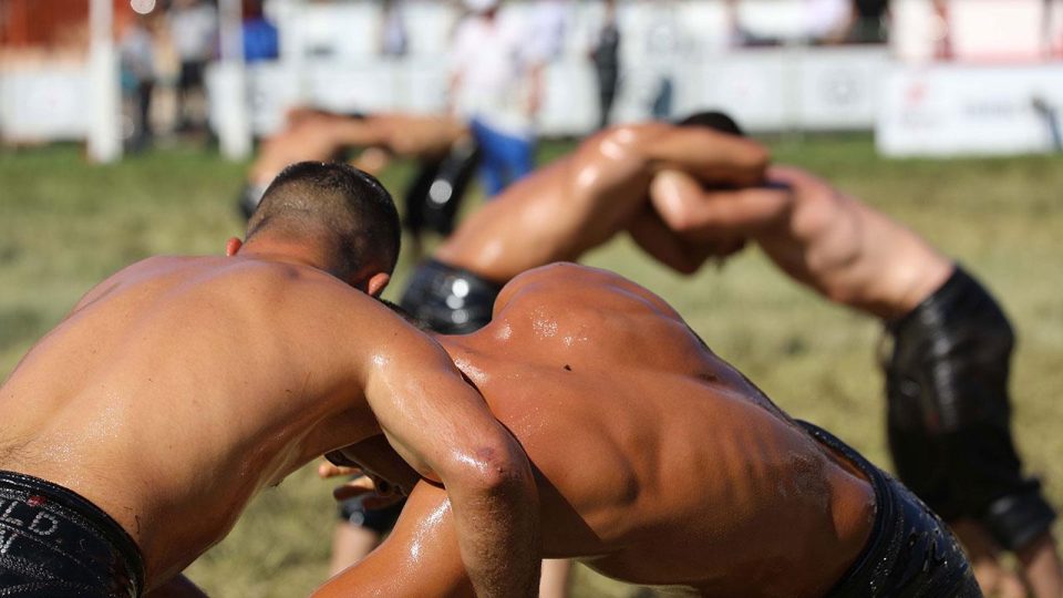 Dünya Göçebe Oyunları’nda temsil edecek pehlivanlar belirlendi