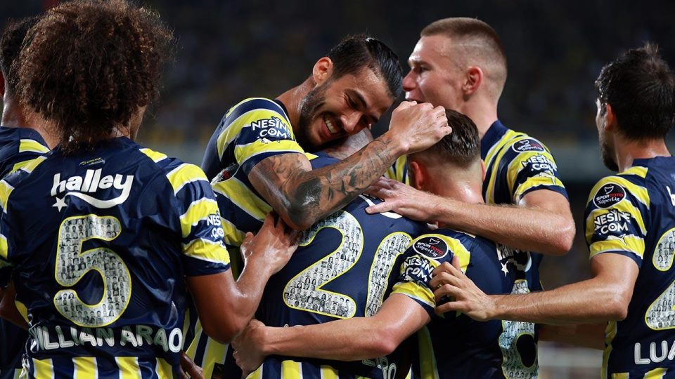 Fenerbahçe 3 puanı 2 golle aldı
