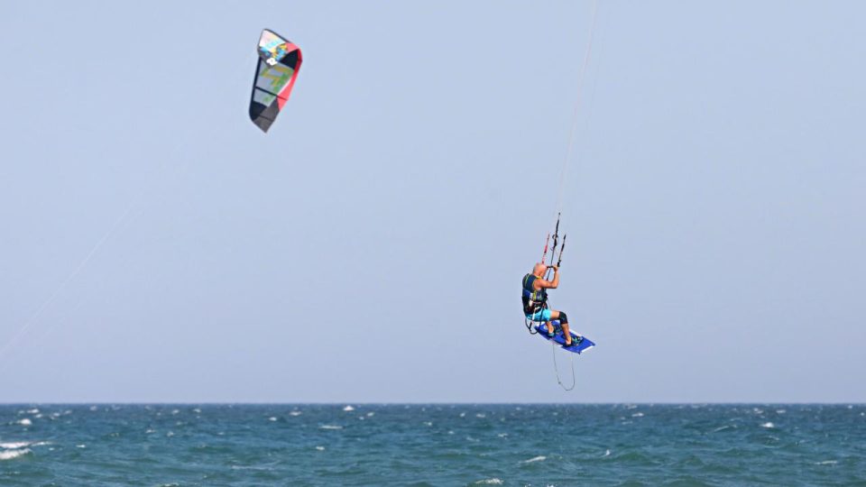 Kitesurf tutkunları Samsun’da bir araya geldi