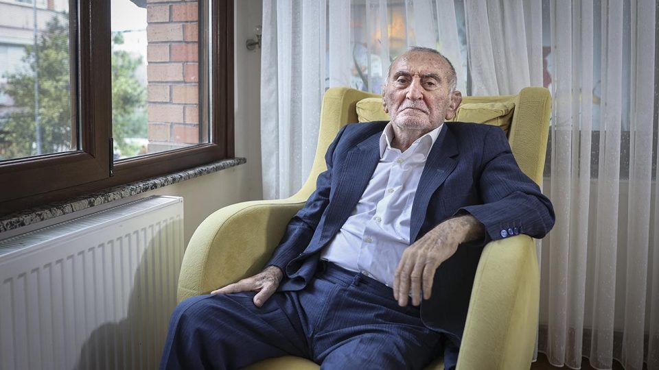 Olimpiyat şampiyonu eski milli güreşçi Mustafa Dağıstanlı hayatını kaybetti