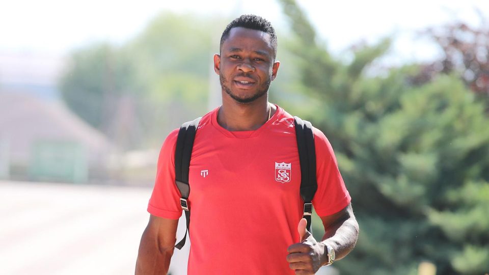 Sivasspor’da Leke James ameliyat edildi