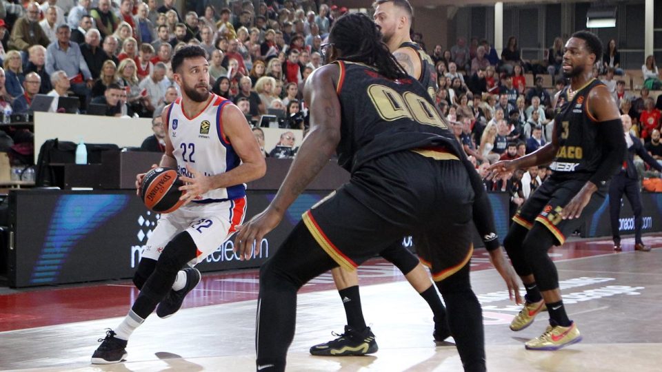 Anadolu Efes Fransa’da kaybetti