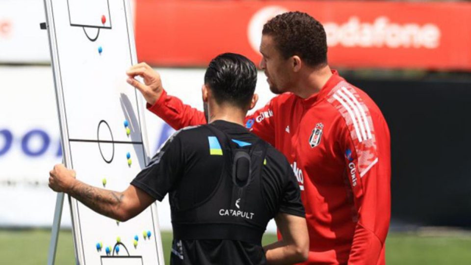 Beşiktaş’ta oyun planı değişiyor