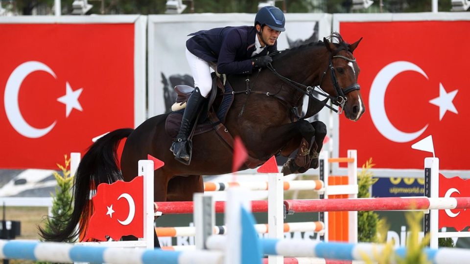 Binicilikte Cumhurbaşkanlığı Kupası’nı Hüsnü Dinç kazandı