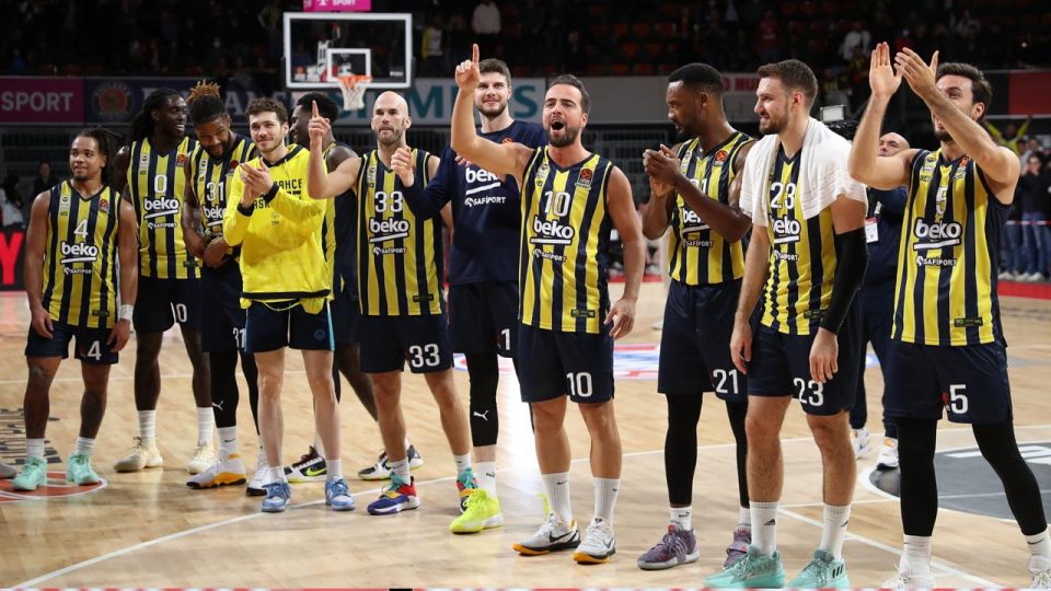 Fenerbahçe Beko THY Avrupa Ligi’nde sezona galibiyetle başladı