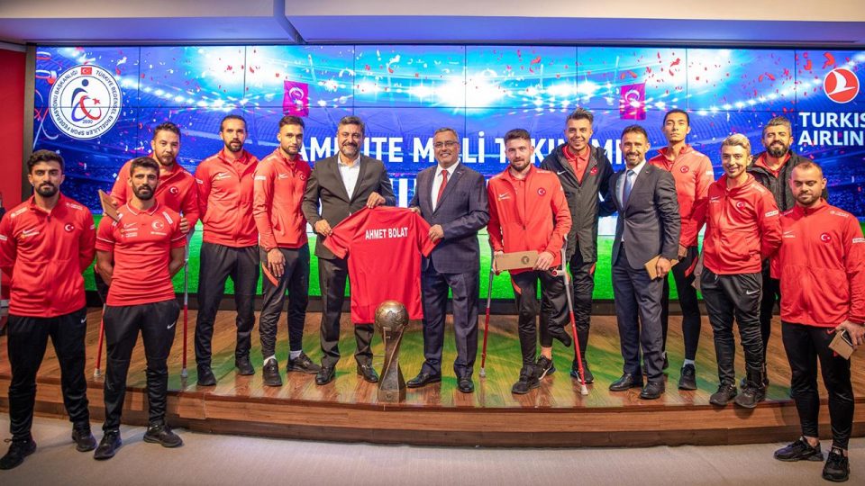 THY yönetimi Ampute Futbol Milli Takımı’nı ağırladı