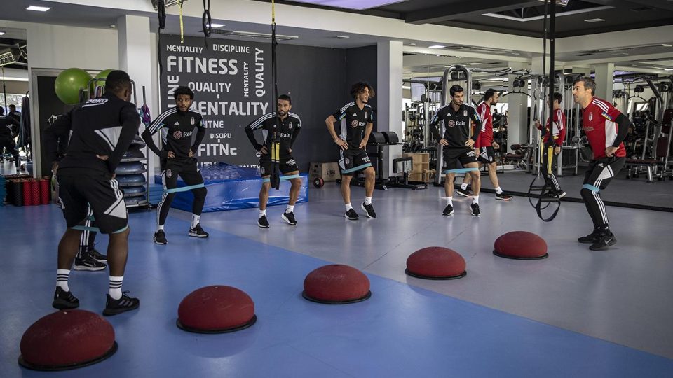 Beşiktaş salonda çalıştı