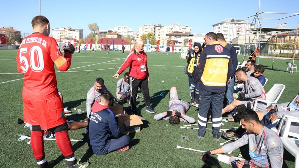 Kadın antrenör ampute kadın futbol takımı kurmak için çalışıyor