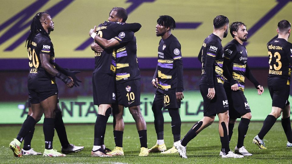 Eyüpspor 1. Lig’de ilk devreyi lider bitirmeyi garantiledi