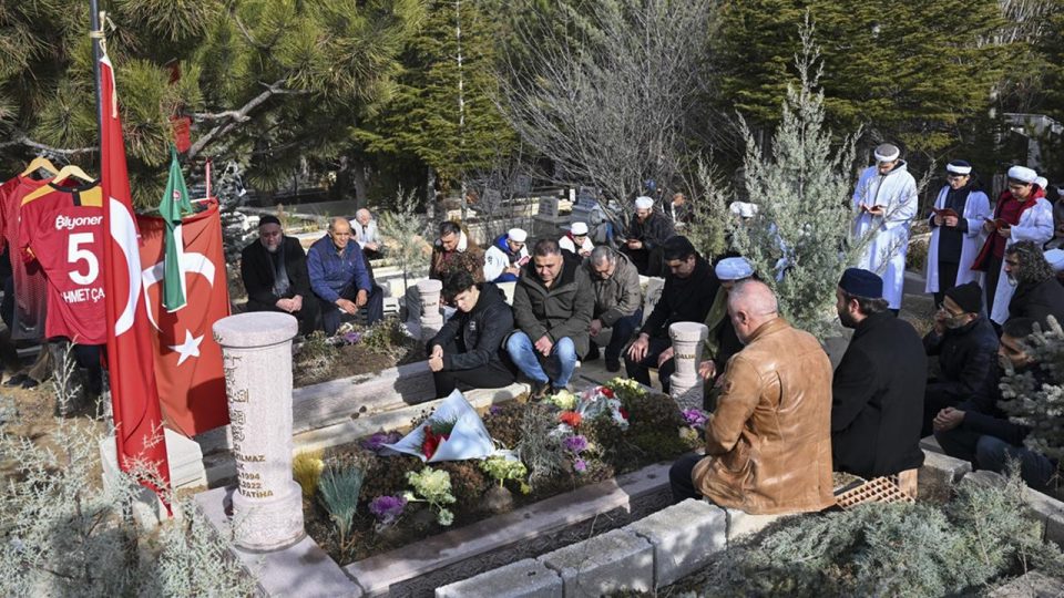 Ahmet Çalık kabri başında anıldı