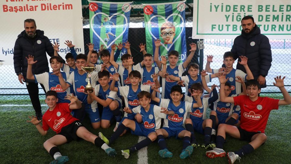 Rize’de Yiğit Demirel anısına futbol turnuvası düzenlendi