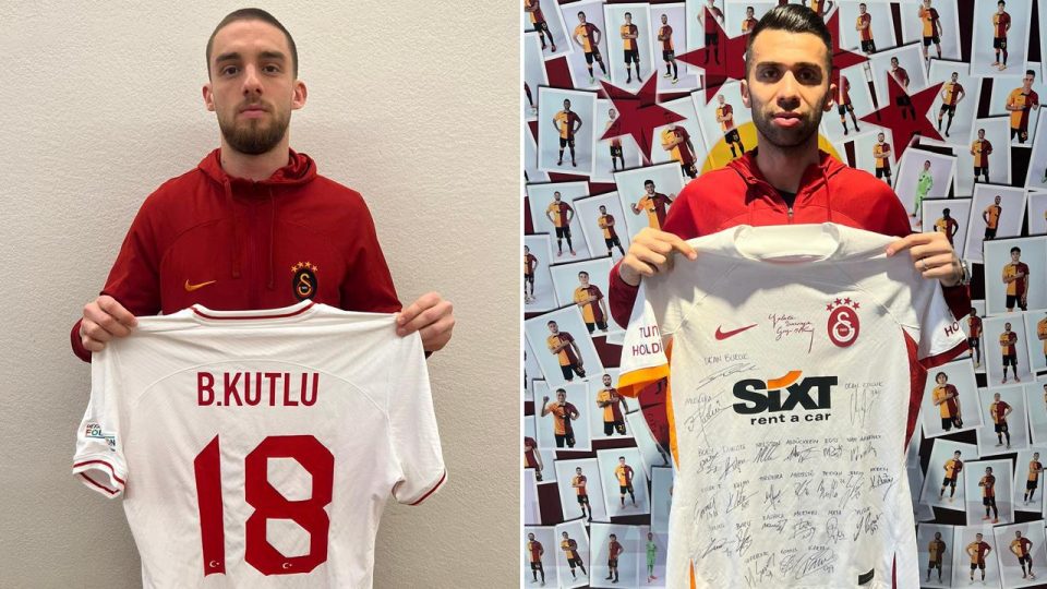 Berkan Kutlu ile Emre Taşdemir depremzedeler için formalarını bağışladı