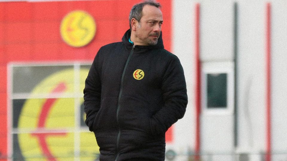Eskişehirspor Emre Özbayer ile yolları ayırdı