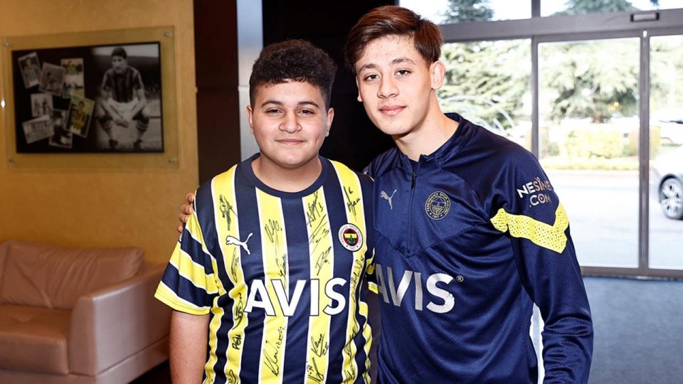 Fenerbahçe depremzede Mehmet Akif Ağaç’ı konuk etti