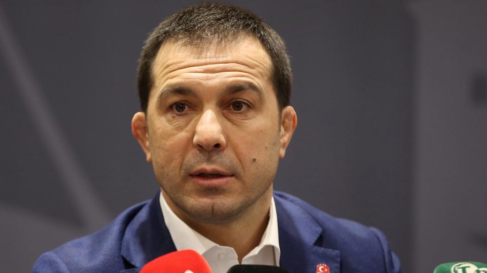 Şeref Eroğlu: 4 sporcumuz daha var enkaz altında