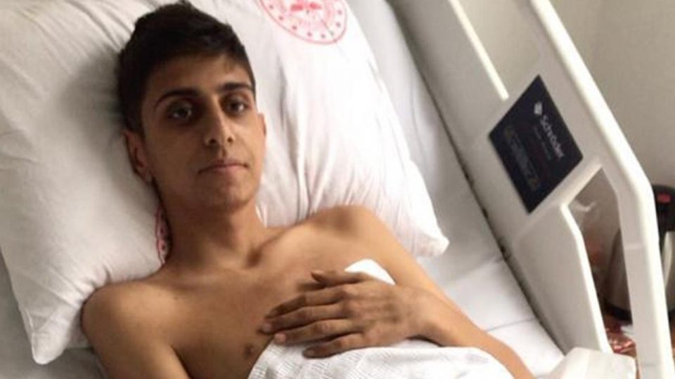 Depremzede Mehmetcan yeni yaşına hastanede girdi dileği Beşiktaş oldu