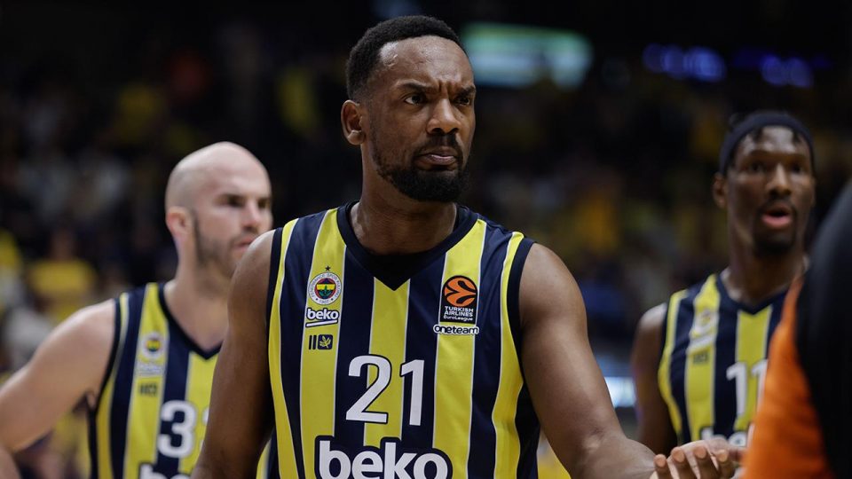 Fenerbahçe Beko’dan Dyshawn Pierre 3-4 hafta sahalardan uzak kalacak