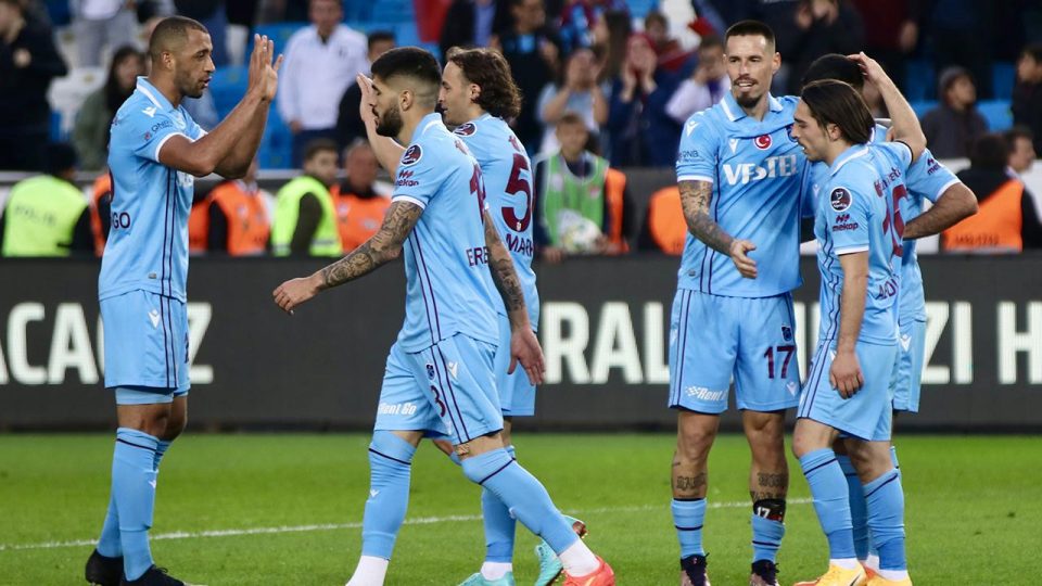 Trabzonspor sahasında topladığı puanlarla güldü