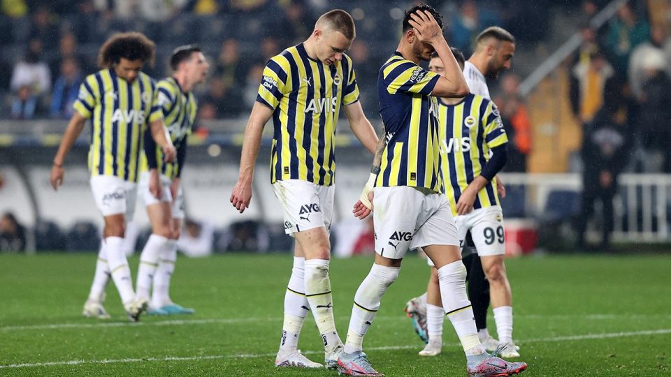 Fenerbahçe büyük maçlarda kayıp