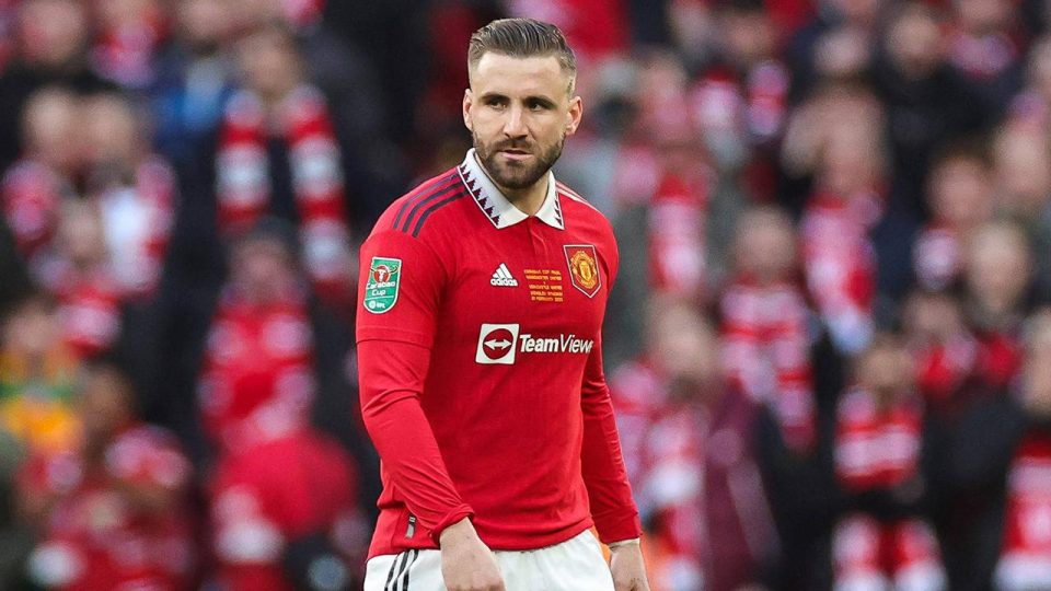 Manchester United Shaw’un sözleşmesini uzattı