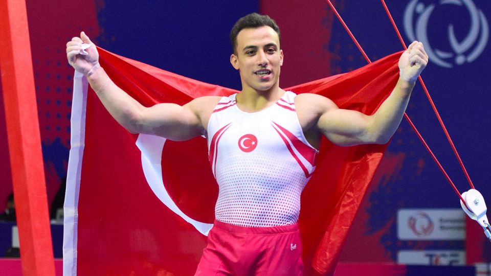 Milli cimnastikçi Adem Asil’den tarihi başarı