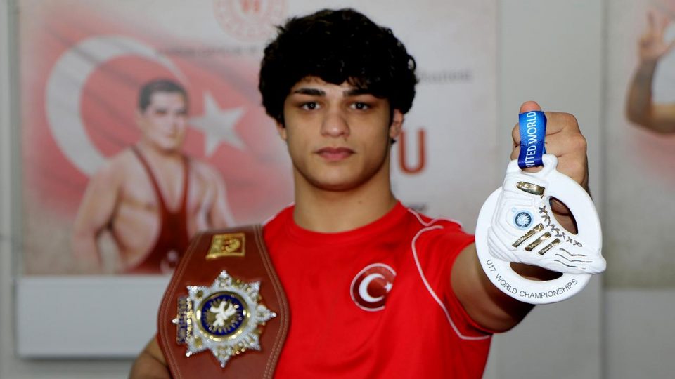 Milli güreşçi Alperen Berber’in hedefi olimpiyat şampiyonluğu