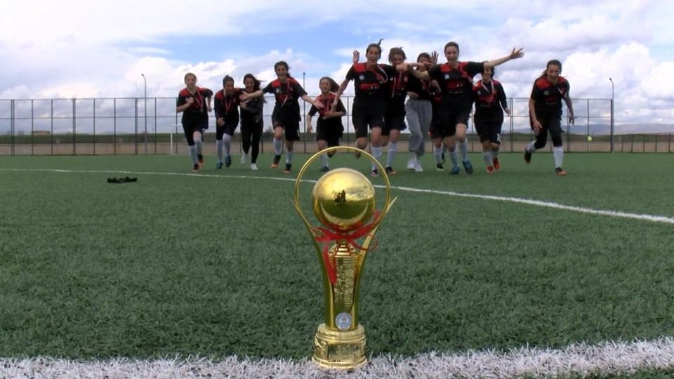 Muş’ta kurulan futbol takımı şampiyon oldu