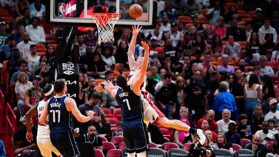 NBA’de Miami Heat 3 maç sonra kazandı