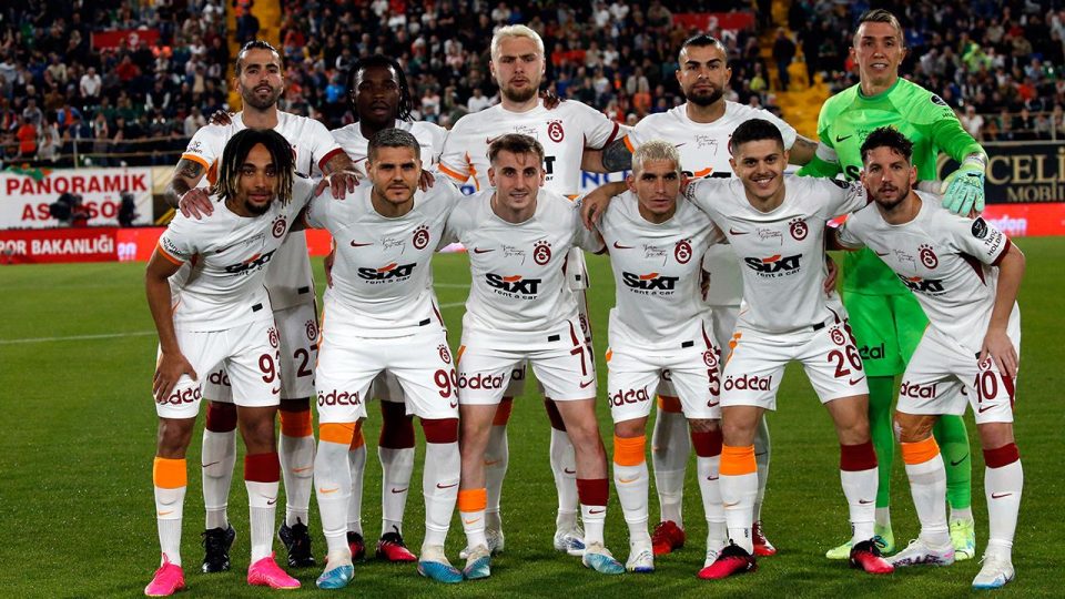 Okan Buruk kadroyu bozmayı düşünmüyor