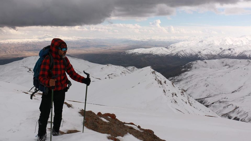 Van’da dağcılar Mengene Dağı’na tırmandı