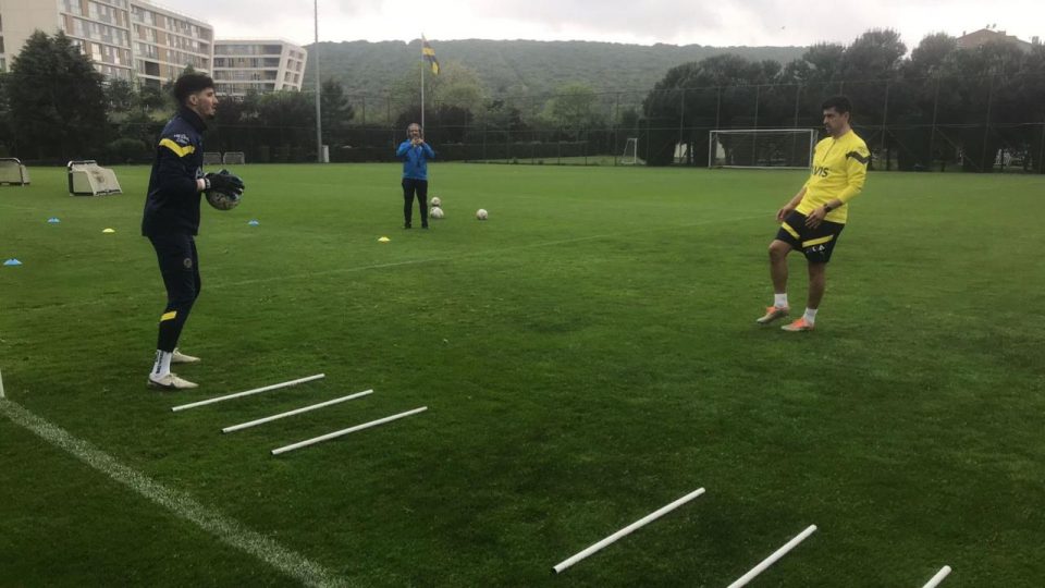 Altay Bayındır saha çalışmalarına başladı