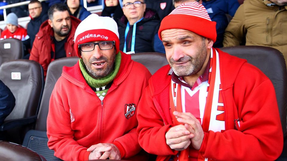 Görme engelli kardeşlerin Nevşehir Belediyespor aşkı engel tanımıyor