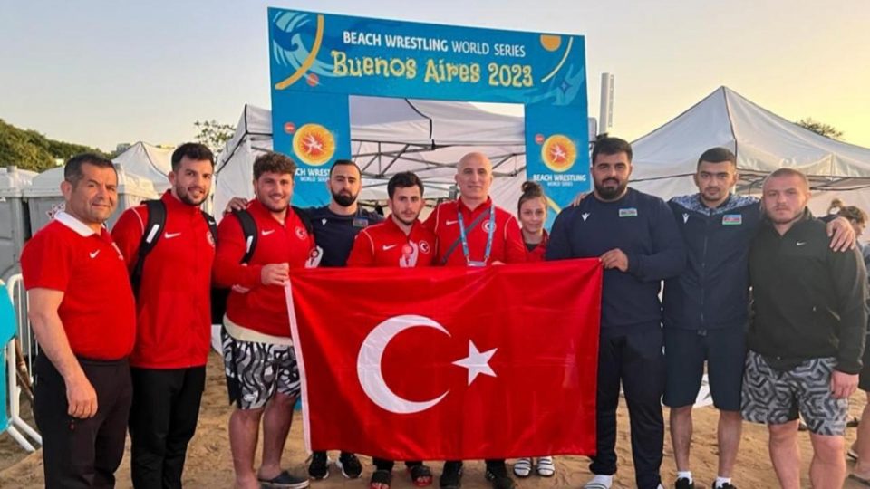 Plaj güreşinde milliler Arjantin’de iki madalya kazandı