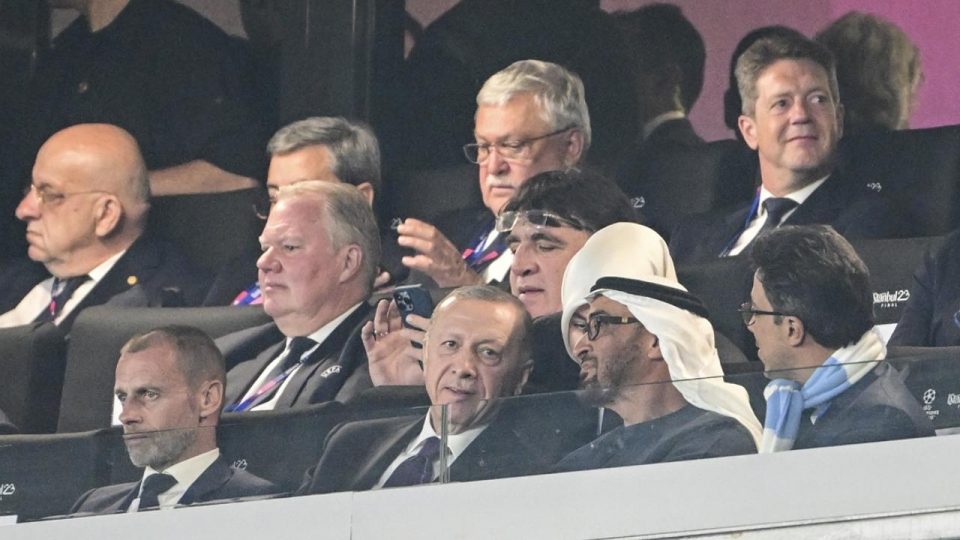 Cumhurbaşkanı Erdoğan Manchester City takımını tebrik etti