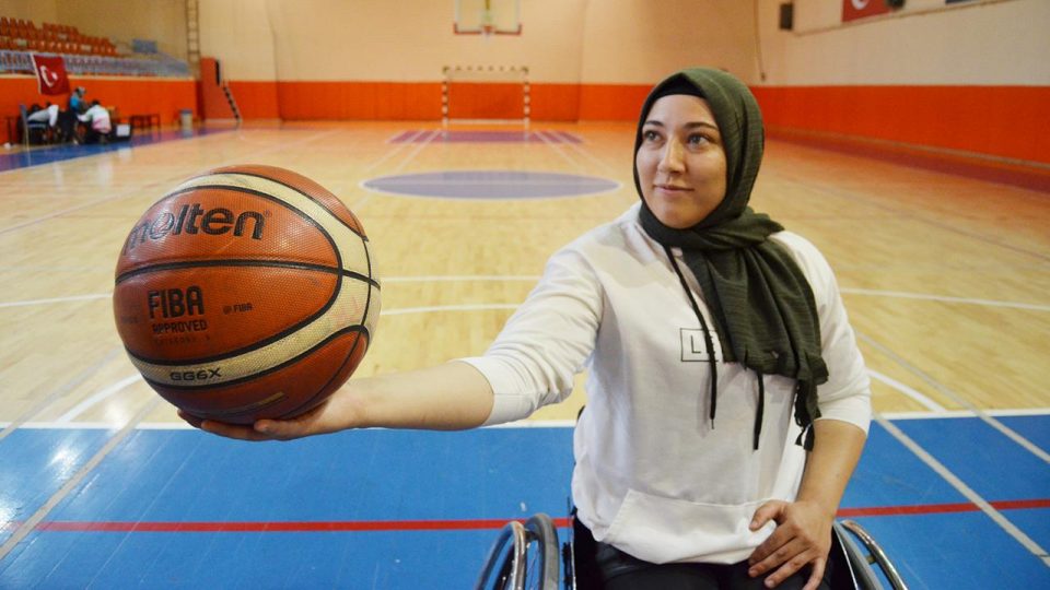 Depremzede Merve Sezer sporla hayata tutunmaya başladı