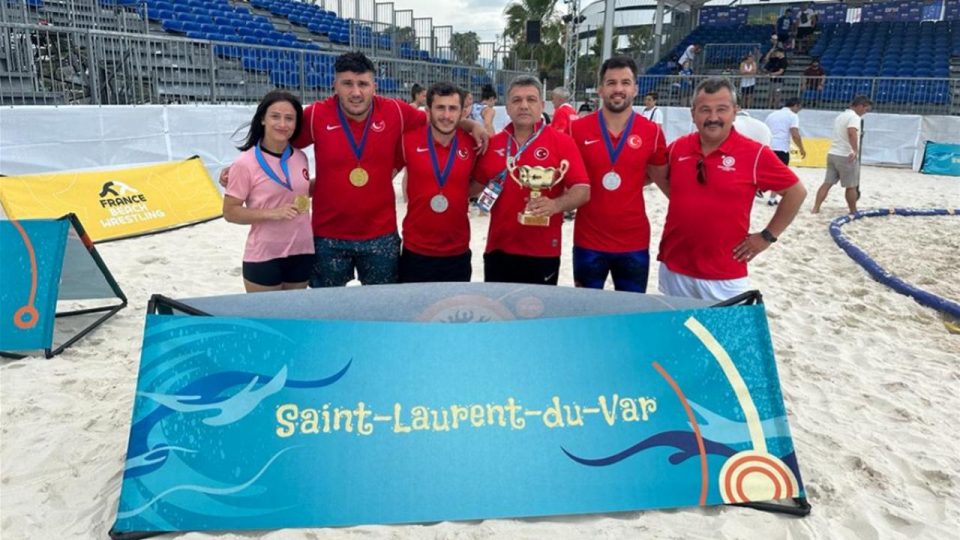 Dünya Plaj Güreşi Şampiyonası’nda Türk sporcular 2 altın 2 gümüş madalya aldı