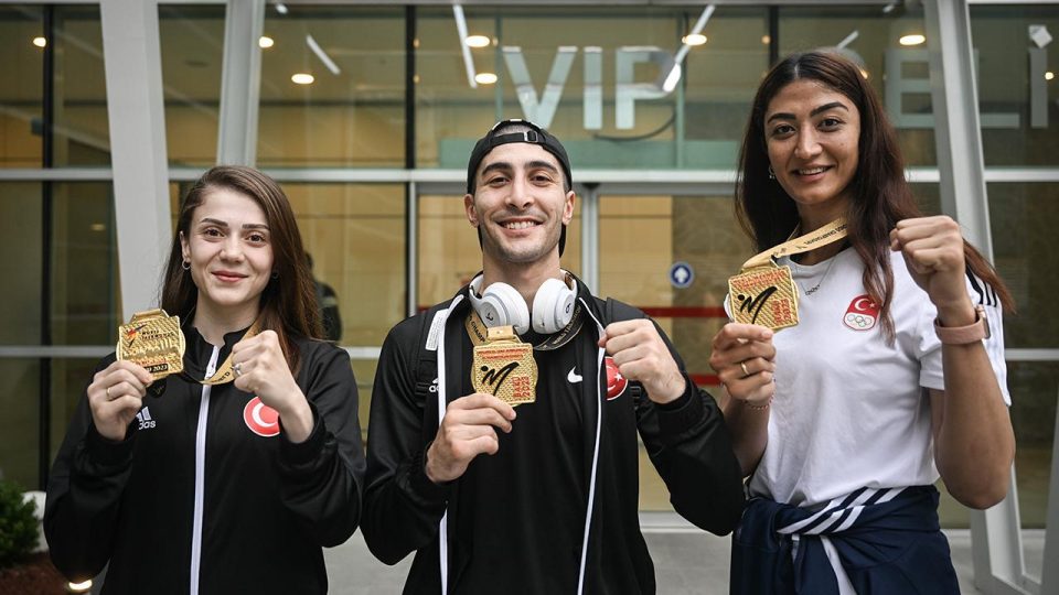 Dünya şampiyonu milli tekvandocular Ankara’da