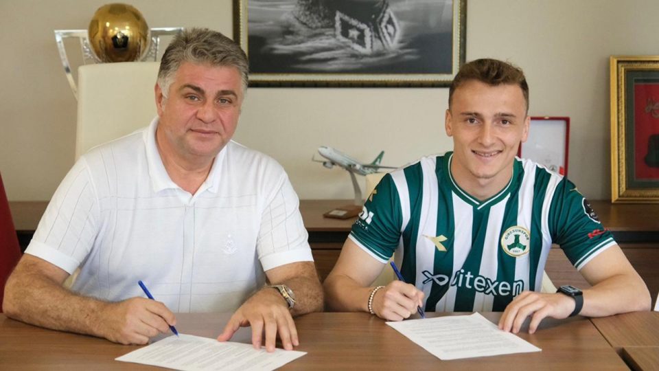 Giresunspor’da iki oyuncunun sözleşmesi yenilendi