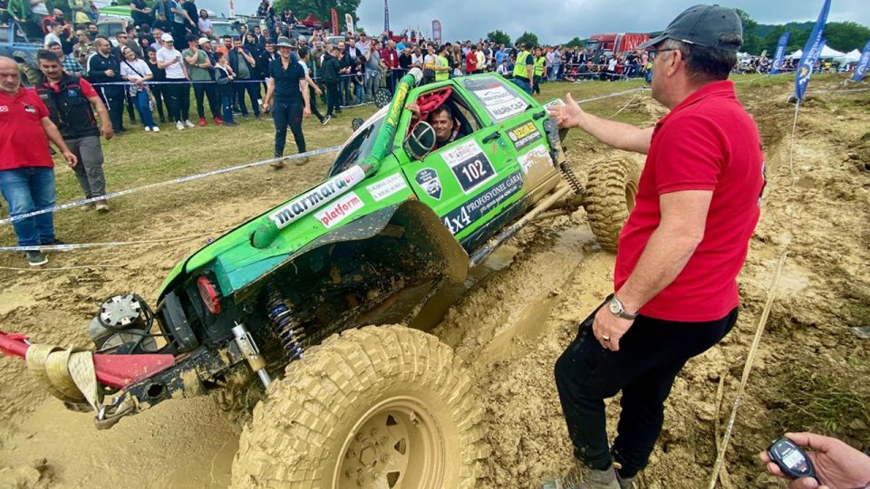 Off-road tutkunları Kocaeli’de mücadele etti
