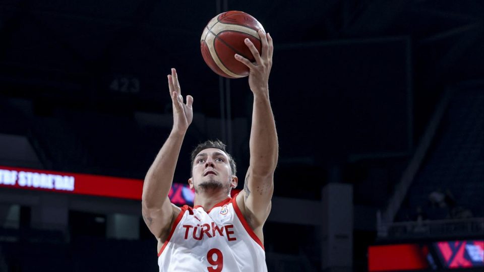Türk Telekom Basketbol Takımı Yiğitcan Saybir’i transfer etti