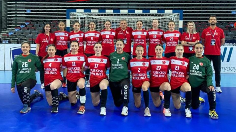 19 Yaş Altı Kadınlar Avrupa Hentbol Şampiyonası’nda Türkiye Bulgaristan’ı 39-29 yendi