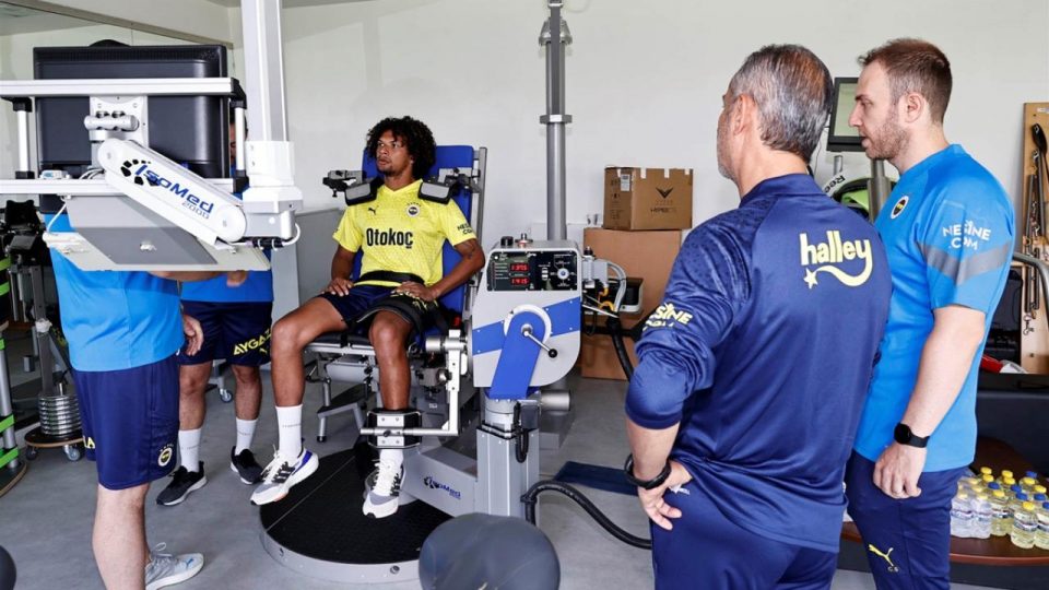 Fenerbahçe’de futbolculara çeşitli testler yapıldı